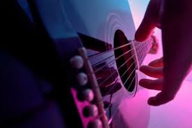 Cuanto tiempo se necesita para aprender a tocar guitarra 